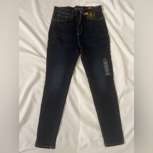 Skinny High-Rise Slim Fit Denim x Lee